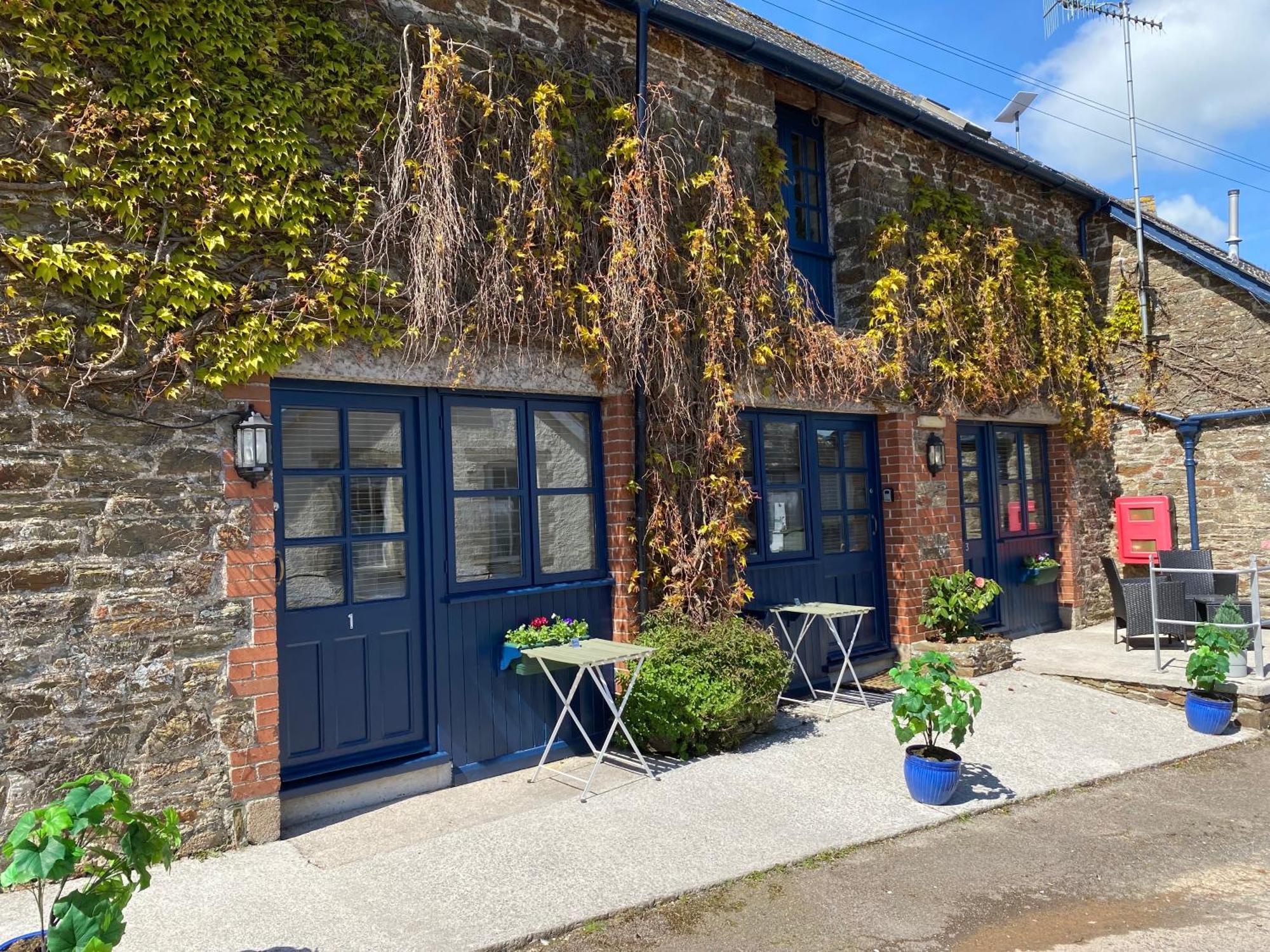 Hotel The Ivy Barn Holbeton Extérieur photo